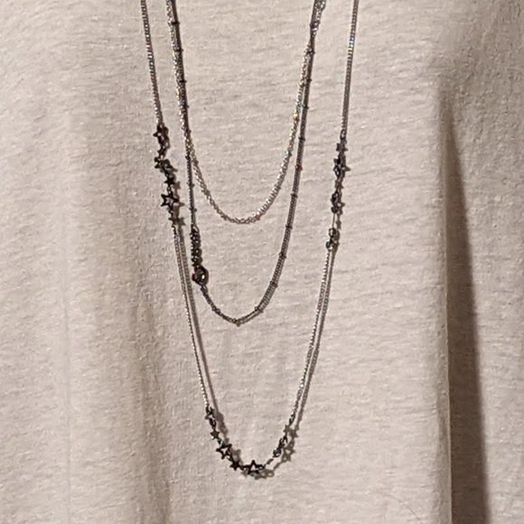 Simply Vera Wang 3-Layer Necklace with Stars NWT - Picture 3 of 12